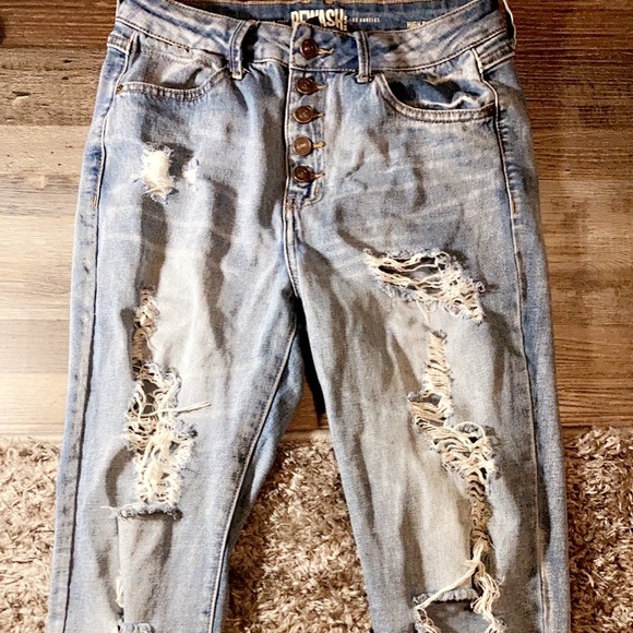 Selling these only been wore a couple times high rise mom jeans, size 7. - Picture 2 of 5